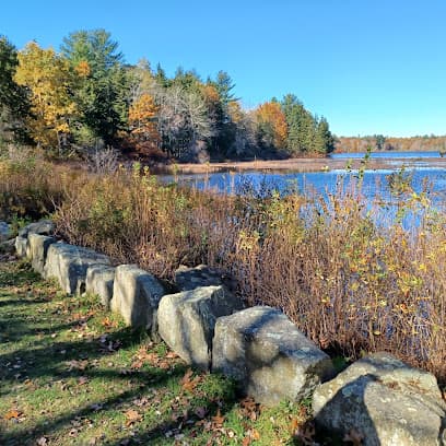 Borderland State Park, Bay Rd Parking Lot