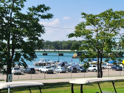 Water's Edge Country Club
